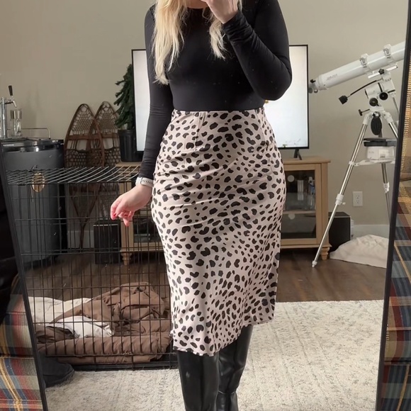 Silk Leopard Print Midi Skirt - Picture 7 of 7